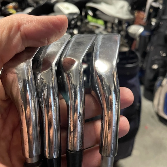 Golf Clubs Nicklaus 4 Pc Set 
Signature Series in right hand - Picture 3 of 8